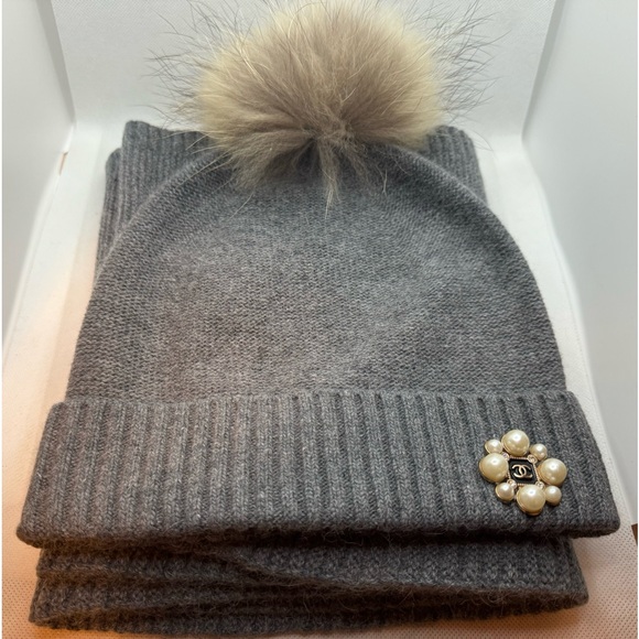 CHANEL Wool Scarf and Beanie Matching Set in Grey OS - Brand New - Authentic - - Picture 2 of 8